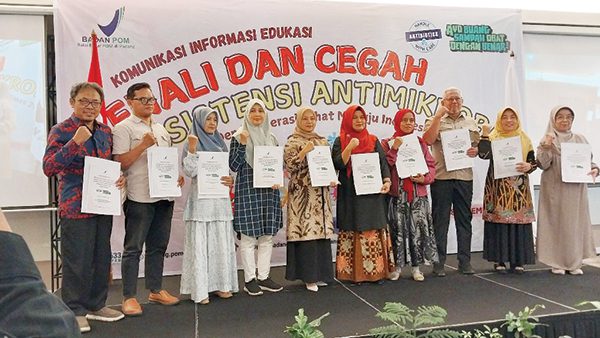 Masyarakat Diajak Lebih Bijak dalam Menggunakan Antibiotik 1 EDUKASI— Balai Besar Pengawas Obat dan Makanan (BBPOM) Padang, mengadakan Komunikasi, Informasi dan Edukasi Kenali dan Cegah Resistensi Antimikroba Demi Generasi Sehat Menuju Indonesia Emas 2024, Minggu (8/12).