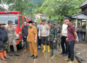 Bupati Datangi Lokasi Longsor di Jorong Sigiran, Warga: Material Setinggi 1 Meter Penuhi Seisi Rumah