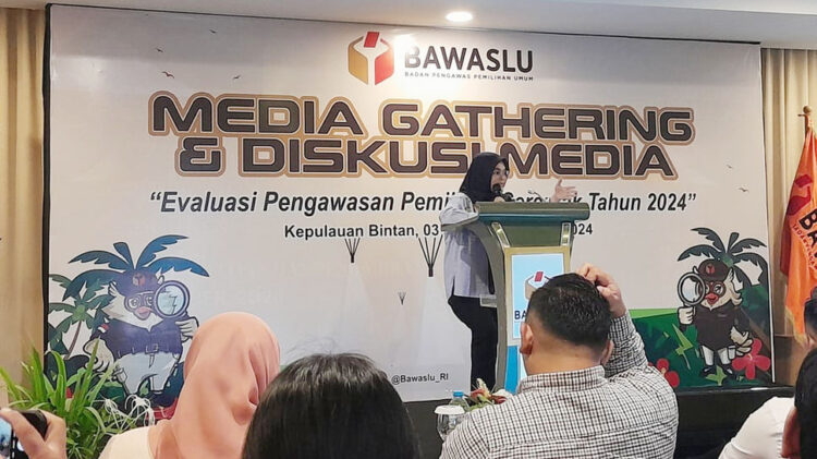 Bawaslu RI: KPU Tak Laksanakan 26 Rekomendasi PSU 1 SAMBUTAN— Anggota Bawaslu RI, Lolly Suhenty saat menyampaikan sambutan dalam acara media gathering dan diskusi media, di Bintan, Kepulauan Riau, Selasa (3/12).
