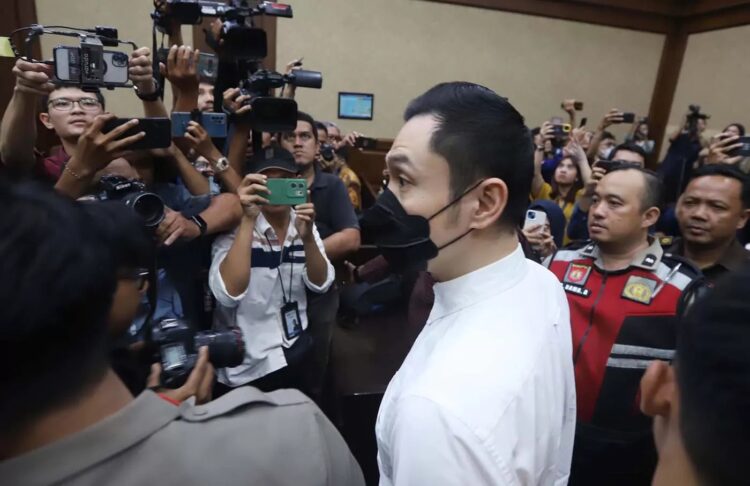 SIDANG— Terdakwa kasus dugaan korupsi tata niaga komoditas timah di wilayah
 izin usaha pertambangan (IUP) PT Timah tahun 2015-2022 Harvey Moeis menjalani sidang
 di Pengadilan Tipikor, Jakarta.