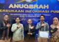 KPU Terima Penghargaan Badan Publik Informatif Terbaik II