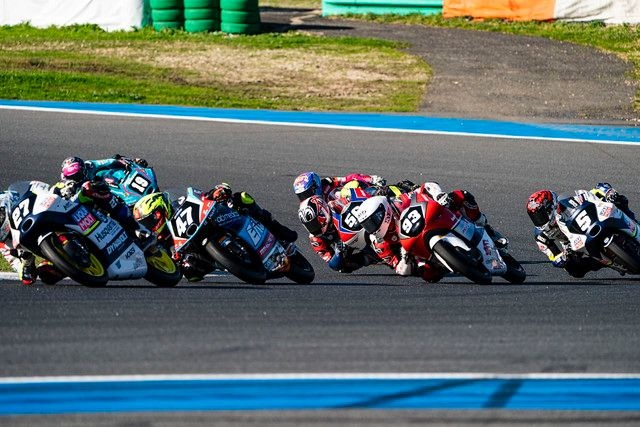 Pebalap Astra Honda Melaju Kencang pada Balapan Penutup JuniorGP 2024 1 MELAJU KENCANG—Pebalap muda dari Astra Honda Racing Team, Fadillah Arbi Aditama saat balapan di FIM JuniorGP 2024 dengan performa solid di Sirkuit Estoril, Portugal.