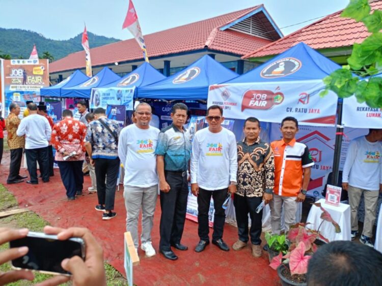 Wujudkan Sinergi Bagi Negeri, Sekolah Binaan AHM Sukses Gelar Job Fair 1 Menara Agung 3