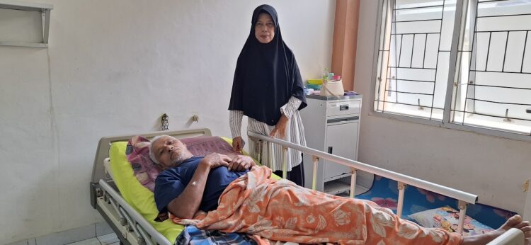 Dari Sakit Stroke Sampai Jantung, BPJS Kesehatan Setia Dampingi Nurasman 1 RAWAT—Nurasman (66), warga asal Kabupaten Lima Puluh Kota, saat dalam perawatan.