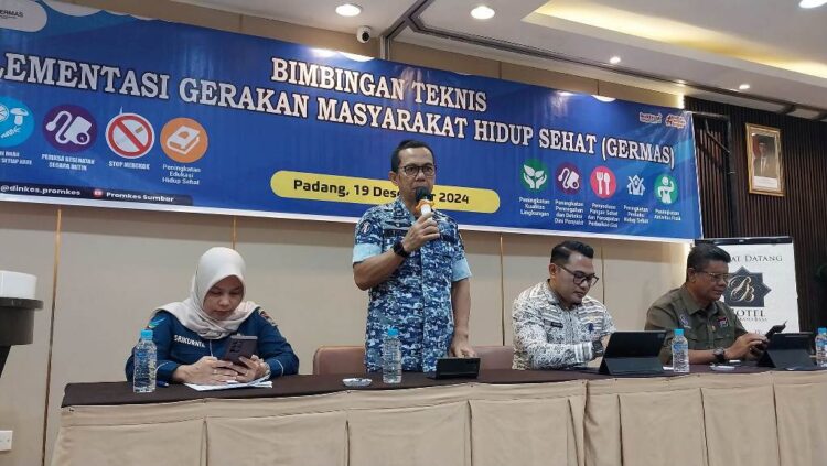 OPD Pemko Padang Diminta Terapkan Germas 1 BIMTEK IMPLEMENTASI GERMAS— Asisten I Pemerintahan dan Kesejahteraan Rakyat (Kesra) Edi Hasymi, membuka kegiatan Bimtek Implementasi Germas di salah satu hotel di Kota Padang, Kamis (19/12).