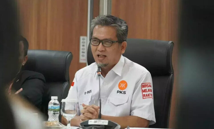 Setuju dengan Prabowo Pilkada Lewat DPRD, PKS: Saatnya Dievaluasi secara Menyeluruh 1 Ketua DPP PKS Bidang Polhukam, Almuzzammil Yusuf