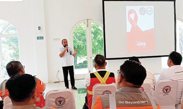 Peringati Hari HIV/AIDS Sedunia, PT Semen Padang Edukasi Karyawan 1 SOSIALISASI BAHAYA AIDS— PT Semen Padang menggelar melakukan edukasi dan sosialisasi bahaya HIV/AIDS kepada karyawan PT Semen Padang, di Cloub House PT Semen Padang, Selasa (10/12).