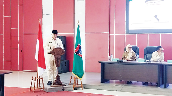 RAKORWASDA— Pj Wali Kota Padang Andree Harmadi Algamar, saat memimpin Rapat Koordinasi Pengawasan Daerah (Rakorwasda) di Ruang Bagindo Aziz Chan.