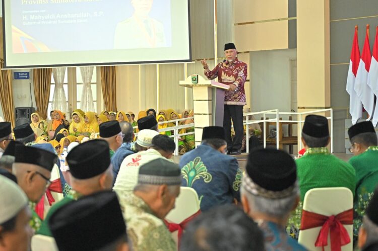 Pemprov Sumbar Butuh Dukungan Muhammadiyah untuk Memperkuat Nagari 1 PERINGATAN MILAD MUHAMMADIYAH— Gubernur Sumbar Mahyeldi saat memberikan sambutan pada Milad Muhammadiyah ke-112 di Auditorium Gubernuran.