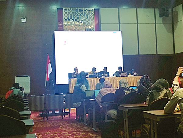 Rekapitulasi KPU Tetapkan Eka - Fadly Suara Terbanyak 1 pleno penetapan—KPU Tanahdatar gelar pleno penetapan peraih suara terbanyak.