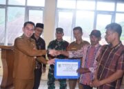 Pj Wako Fauzan Hasan Saksikan Peyerahan BLT