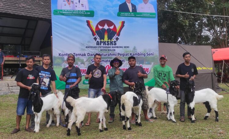 Ari Farm Buktikan Keunggulan Peternakan Kambing PE Asal Padang Panjang 1 DIIKUTI—Kontes Ternak dan Livestock Expo yang diikuti peternak dari berbagai daerah di Sumatera Barat dan sekitarnya ini, menjadi ajang untuk memamerkan kualitas ternak unggul serta inovasi dalam bidang peternakan.