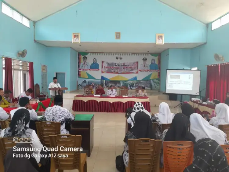 Tim Saber Pungli Sijunjung, Edukasi Pihak Sekolah Terkait Pungutan Liar 1 EDUKASI—Tim Satuan Tugas Sapu Bersih Pungutan Liar (Saber Pungli) Kabupaten Sijunjung menggelar sosialisasi pencegahan pungli dan gratifikasi kepada kepala sekolah SD di tiga kecamatan.