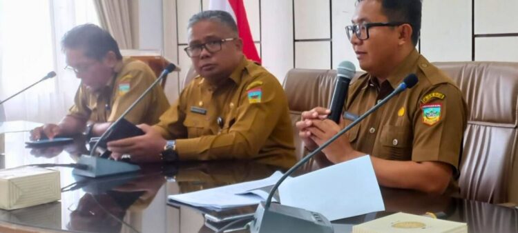 Cegah Penyakit dengan Screening Kesehatan Lebih Dini 1 ARAHAN—Sekretaris Daerah Solok Selatan H. Syamsurizaldi saat berikan arahan.