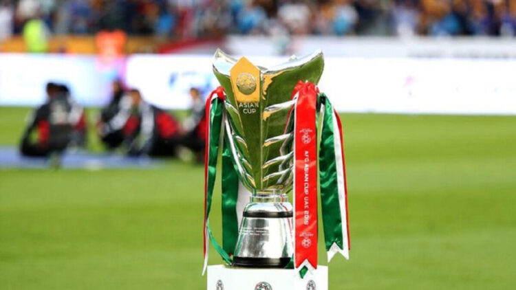 Indonesia Ajukan Diri Menjadi Tuan Rumah Tunggal Piala Asia 2031, PSSI: Stadion Kami Berstandar FIFA! 1 ILUSTRASI— Trofi Piala Asia.