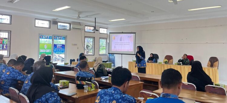 Rakor Pembentukan TP-KJM, Kadiskes: Masih Banyak Warga dari Kalangan Usia Terjangkit ODGJ 1 SAMBUTAN—Kepala Dinas Kesehatan, Elvi Rosanti saat berikan sambutan pada rakor yang diikuti pihak terkait kemarin.