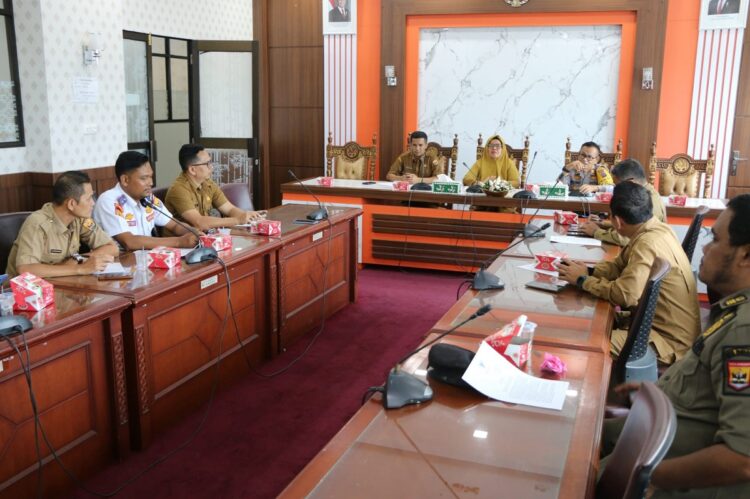 Pemko dan Polres Pariaman Siap Amankan Libur Nataru 1 PERSIAPAN PENGAMANAN NATARU— Pemko Pariaman menggelar rapat persiapan teknis pengamanan libur Nataru bersama stakeholder terkait serta Polres Pariaman, di ruang rapat Wako Pariaman Balaikota.