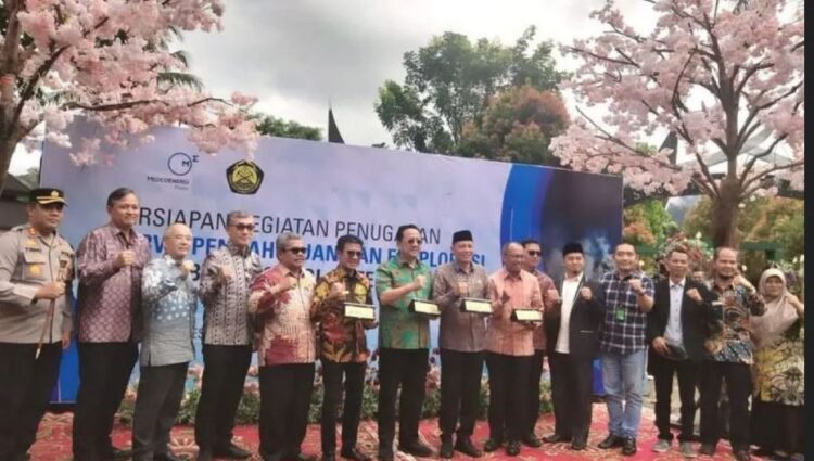 Wilayah Bonjol dan Simpati, Sabar AS: Segera Lakukan Pembangunan Dua Jembatan 1 GROUNDBREAKING— Bupati Pasaman Sabar AS menghadiri Groundbreaking Medco Energydi Equator Bonjol