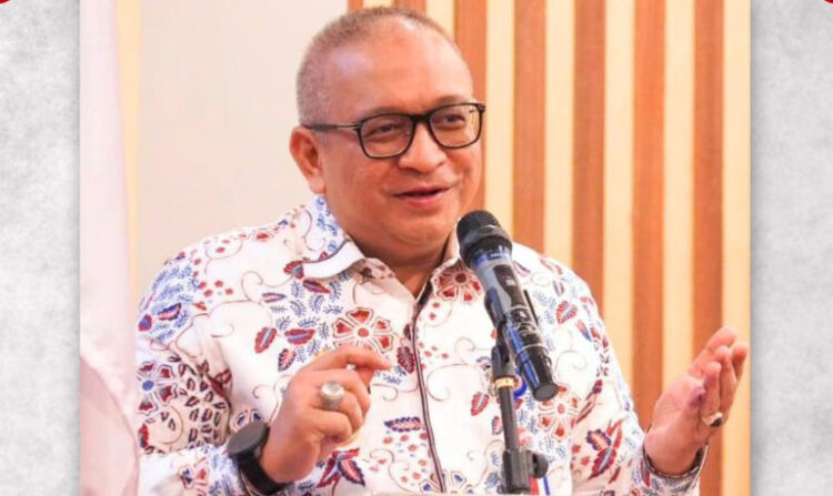 Peringati Hari Guru Nasional dan HAB, Ratusan Pelajar MTsN 1 Padang Bersihkan Pantai Padang 1 Penjabat (Pj) Wali Kota Padang Andree Algamar