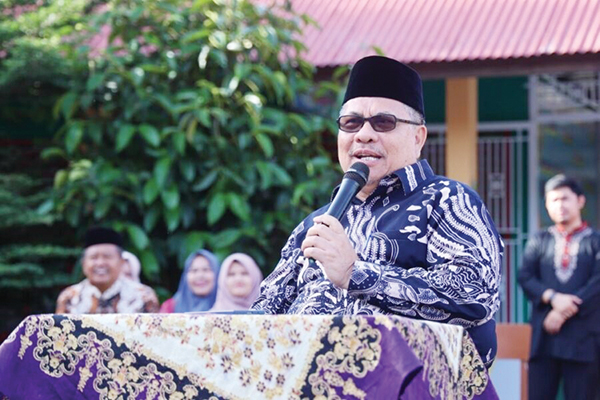 Pimpinan dan Anggota DPRD Sumbar Laksanakan Sosialisasi Perda 1 Muhidi
Ketua DPRD Sumbar