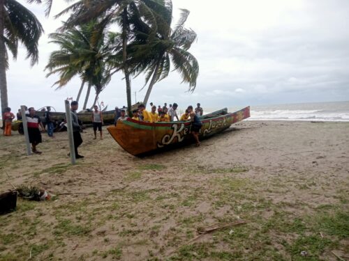 Diterjang Ombak Besar, Dua Nelayan Pessel Dilaporkan Hilang 1 wd e1733734645824