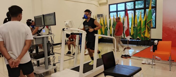 Luncurkan Sport Science Analytics, PBSI Kini Siap Cetak Para Atlet Juara 1 SPORT SCIENCE ANALYTICS Seluruh data kondisi para atlet Pelatnas PBSI kini akan terhimpun dalam sport science analytics. Tim oelatih akan menyusun program dari platform tersebut.