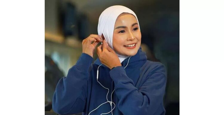 12 Jilbab Sport Terbaik untuk Perempuan Berhijab, Kenyamanan dan Gaya Saat Berolahraga 1 ILUSTRASI— Hijab sport.