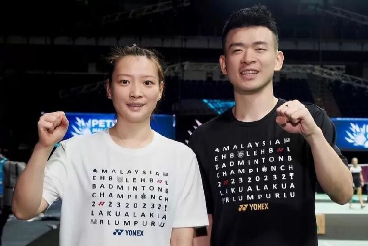 Huang Ya Qiong Putuskan Gantung Raket, Akhiri Karier di Dunia Bulu Tangkis dengan Gemilang 1 JUARA OLIMPIADE— Zheng Siwei dan Huang Yaqiong berhasil raih medali emas Olimpiade 2024.