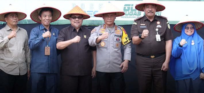 Ketua DPRD Sumbar Hadiri Launching Penanaman Jagung Serentak 1 Juta Hektare 1 Penanaman Jagung--Ketua DPRD Sumbar Muhidi hadiri Launching Penanaman Jagung Serentak 1 Juta Hektare.