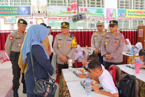 Hari Pertama Program MBG di Pessel Berjalan Lancar 1 2 11 e1736759392909