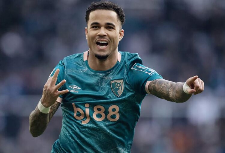 Anak Pelatih Timnas Indonesia Cetak Hat-Trick ke Gawang Newcastle, Justin Kluivert Gendong Bournemouth ke Papan Atas Premier League 1 TAMPIL GEMILANG— Justin Kluivert, putra dari pelatih Timnas Indonesia Patrick Kluivert tampil gemilang di Liga Inggris bersama klubnya, Bournemouth.