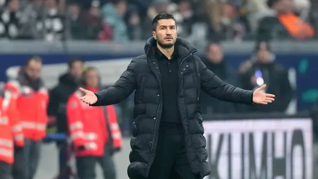 Borussia Dortmund Pecat Nuri Sahin, Kekalahan di Bologna Jadi Puncaknya 1 DIPECAT— Borussia Dortmund resmi memecat pelatih mereka, Nuri Sahin, setelah kekalahan di Liga Champions melawan Bologna, Rabu (22/1) dini hari WIB.