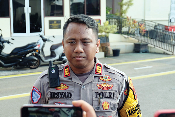 Polresta Bukittinggi Lakukan 6194 Penilangan Sepanjang 2024, Didominasi Pelajar 1 AKP M. Irsyad Fathur Rahman
Kasatlantas Polresta Bukittinggi.