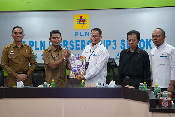 Sinergi Hebat untuk Solok Lebih Terang, Pemkab Solok Kunjungi Kantor PLN UP3 Solok 1 berkunjung--jajaran Forkopimda Kabupaten Solok berkunjung ke kantor PLN Unit Pelaksana Pelayanan Pelanggan (UP3) Solok.