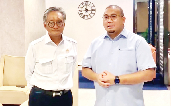 BERTEMU MENTERI PU— Wakil Ketua Komisi VI DPR RI Andre Rosiade bertemu Menteri Pekerjaan Umum (PU) Dody Hanggodo untuk memastikan sejauh mana progres pembangunan sejumlah proyek di Sumbar, Senin (13/1).