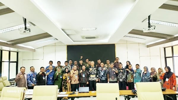 APRESIASI—Kementerian Dalam Negeri (Kemendagri) kembali apresiasi Kinerja Penjabat (Pj) Wali Kota Pariaman, Roberia pada Evaluasi Tahun Anggaran 2024 di Gedung Inspektorat Jenderal (Itjen) Kemendagri, Jalan Medan Merdeka Timur No. 8, Gambir, Jakarta Pusat, Kamis (16/1).