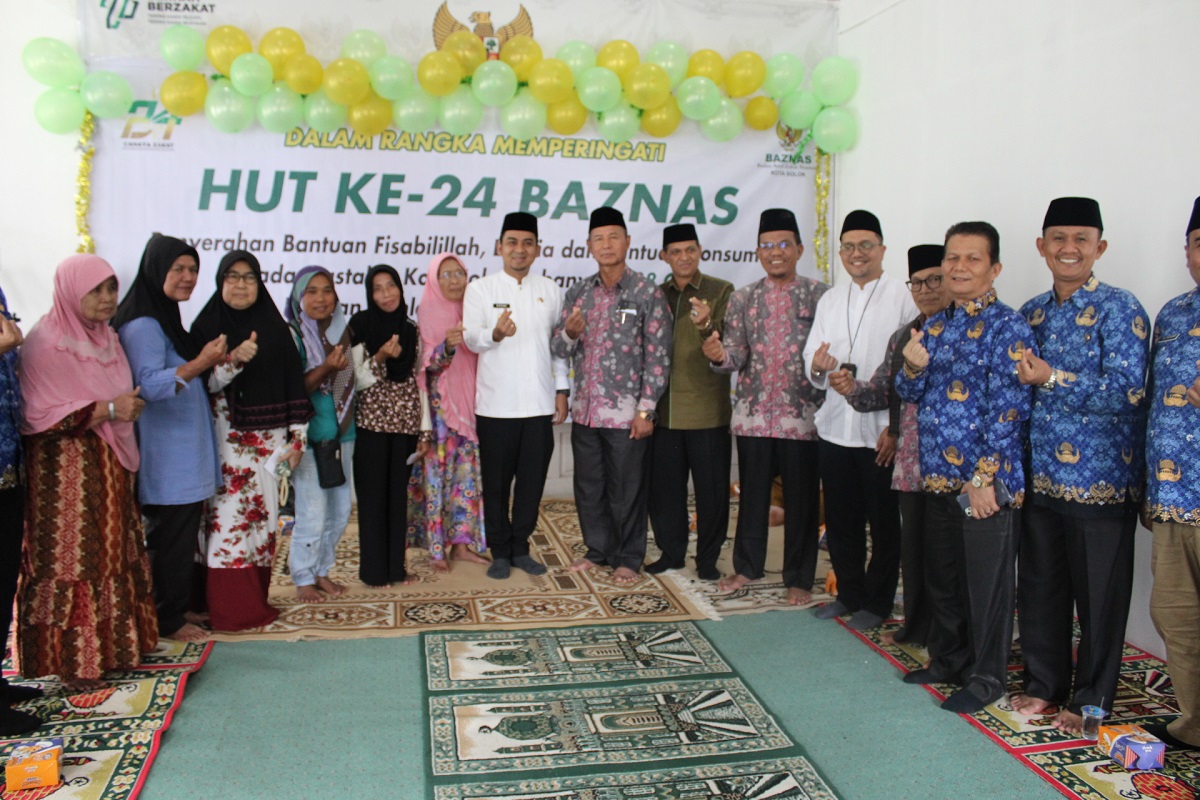 BAZNAS Kota Solok mengadakan penyaluran zakat