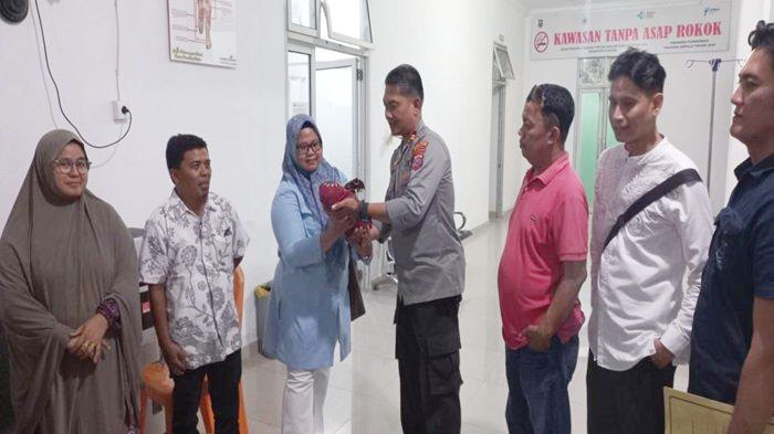 BAYI— Pihak Panti Asuhan Nurul Iman, Nagari Tanjung, Kecamatan Koto VII, Kabupaten Sijunjung, menemukan bayi perempuan yang diduga sengaja dibuang.