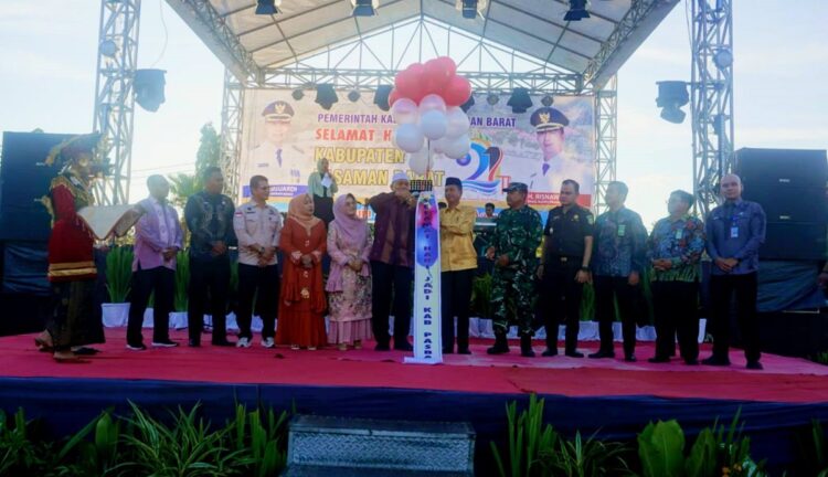 Tabligh Akbar dan Sejumlah Lomba Meriahkan HUT ke-21 Pasbar 1 Bupati Hamsuardi Resmi Buka Rangkaian Kegiatan HUT ke 21 Pasbar