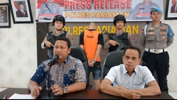 Larikan Uang Hasil Penjualan, Karyawan Toko Grosir Berakhir di Jeruji Besi 1 GELAPKAN UANG— Kasat Reskrim Polres Pariaman Iptu Rinto Alwi memaparkan pengungkapan kasus penggelapan uang oleh karyawan toko grosir.