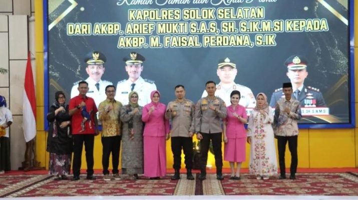 Dandim 0309/Solok Hadiri Sertijab Kapolres Solsel 1 HADIRI SERTIJAB KAPOLRES— Dandim 0309/Solok Letkol Kav Sapta Raharja S.I.P turut hadir dalam sertijab Kapolres Solsel, sebagai bentuk dukungan dan sinergi antara TNI dan Polri di wilayah Solok Selatan.