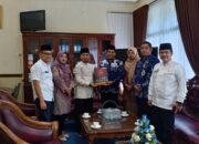 KPU Agam Serahkan SK Penetapan Bupati-Wakil Bupati Terpilih ke DPRD