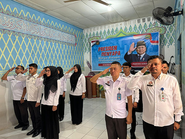 IKUT APEL—Jajaran Rutan Batusangkar ikuti apel bersama memasuki awal tahun 2025 dengan jajaran Kemenkumham RI.