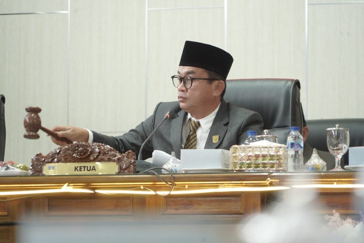 Ketua DPRD Solok Selatan Martius dimuilai Rapat Paripurna HUT Solok Selatan