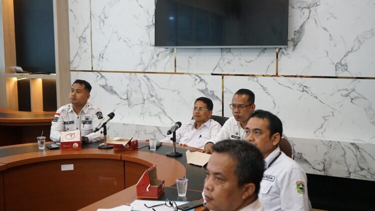 SPI pada 2024 dengan Skor 75,76, Meningkat dari Tahun Sebelumnya 1 IKUTI— Saat launching Survei Penilaian Integritas (SPI) 2024 diikuti para pejabat Kabupaten Solok.