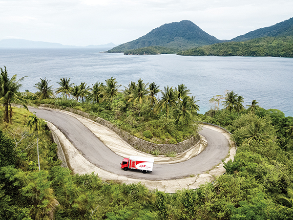 Volume Paket J&T Express Tumbuh 32,5% di Kuartal Akhir 2024, Asia Tenggara Meningkat Lebih Dari 60% 1 J&T EXPRESS— Sepanjang 2024, J&T Express sebagai perusahaan logistik berskala global, mencapai total volume paket sebesar 7,39 miliar pada Q4, meningkat sebesar 32,5% YoY, dengan rata-rata volume harian sebesar 80,3 juta parsel.