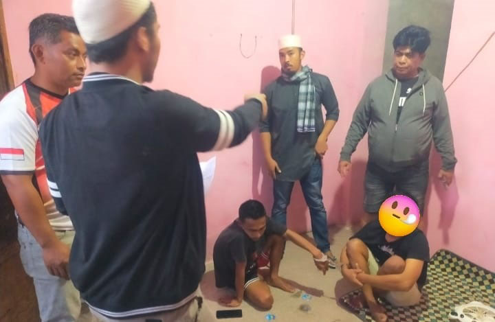 PENGEDAR SABU— Pelaku KL yang berperan sebagai pengedar 
barang haram ditangkap jajaran Satresnarkoba Polres Agam dengan 
barang bukti 25 paket sabu.
