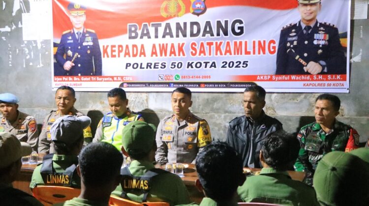 Pos Kamling Menjadi Garda Terdepan, Menjaga Keamanan Lingkungan 1 KUNJUNGI—Kapolres Lima Puluh Kota, AKBP Syaiful Wachid, mengunjungi Satkamling di Kecamatan Harau, baru-baru ini.