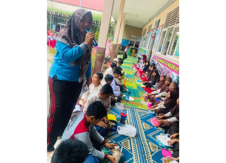 MAKANAN SEHAT— SD 07 Payakumbuh sudah menerapkan program makan pada kurikulum muatan lokal sekali seminggu sebelum MBG ada.