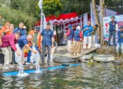 PT Semen Padang Lepas Ribuan Ekor Bibit Ikan Bilih